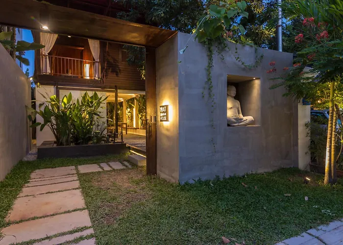 Wat Damnak House By Angkor