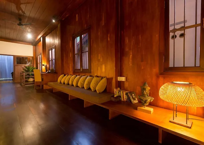 Wat Damnak House By Angkor Willa *